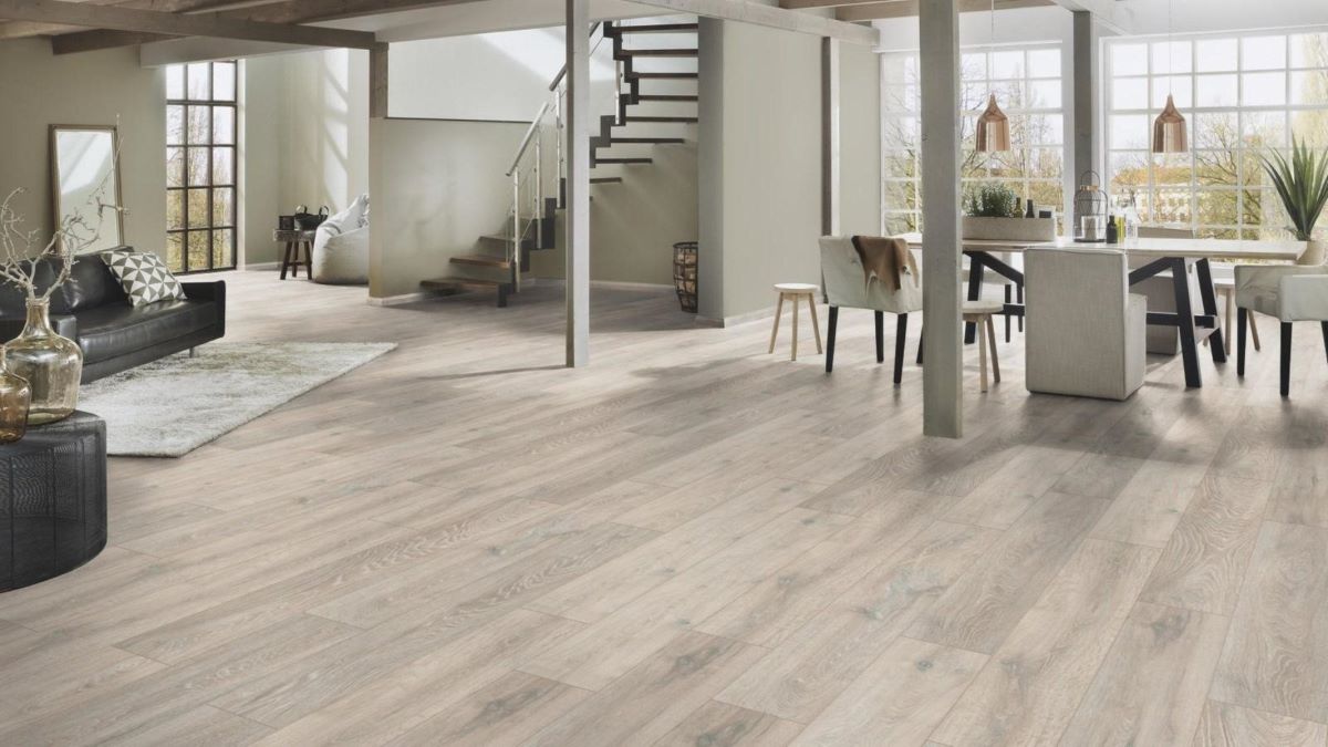 Ламинат "Kronospan" Super Natural Classic Дуб Колорадо 5543 (1285*192*8 мм) — купить в Чите