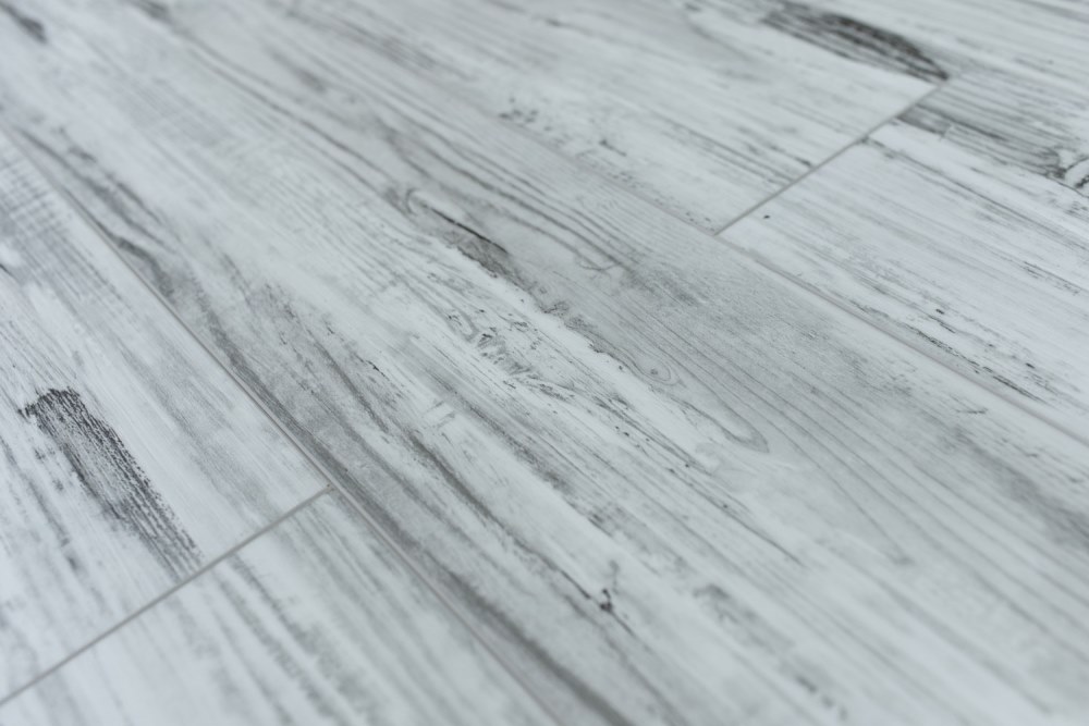 Замковая ПВХ плитка "Art Tile" Берёза Божоле (1220*152*5 мм) — купить в Чите