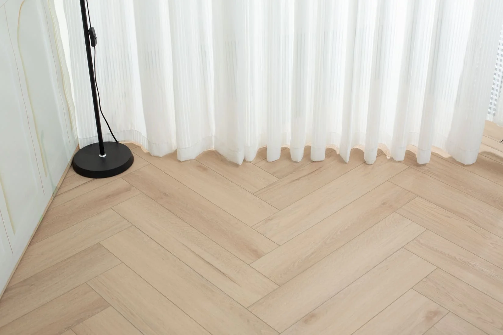 Плитка SPC "OneFloor" 3032 А,В  ЁЛКА (640*128*4 мм) — купить в Чите