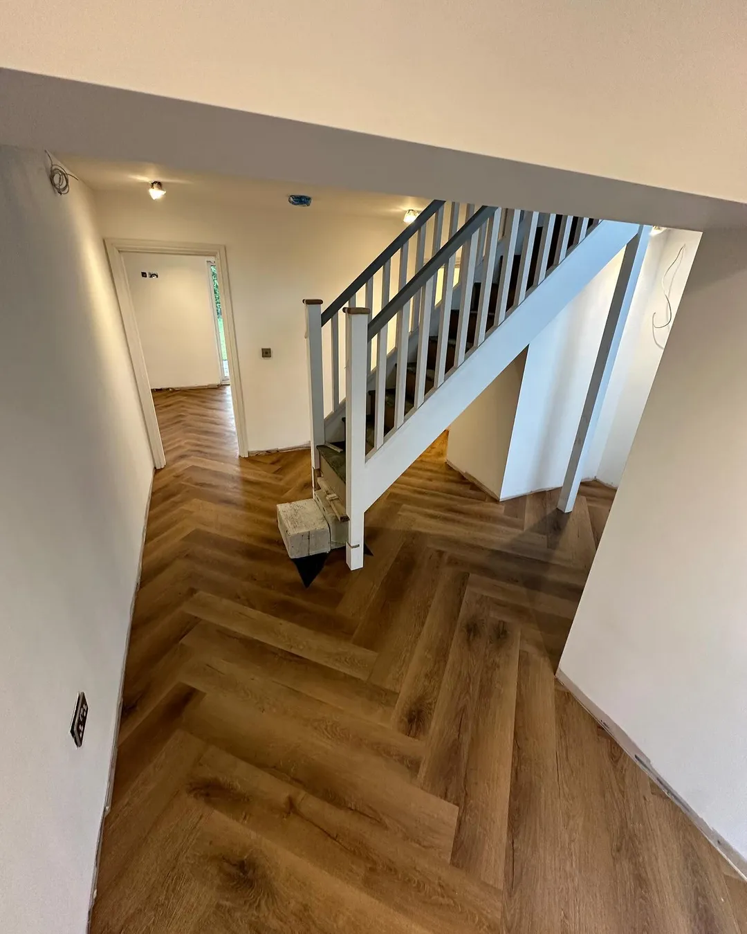 Кварцвиниловая плитка "Invictus" Royal Oak Mocca (406*102*2мм) — купить в Чите