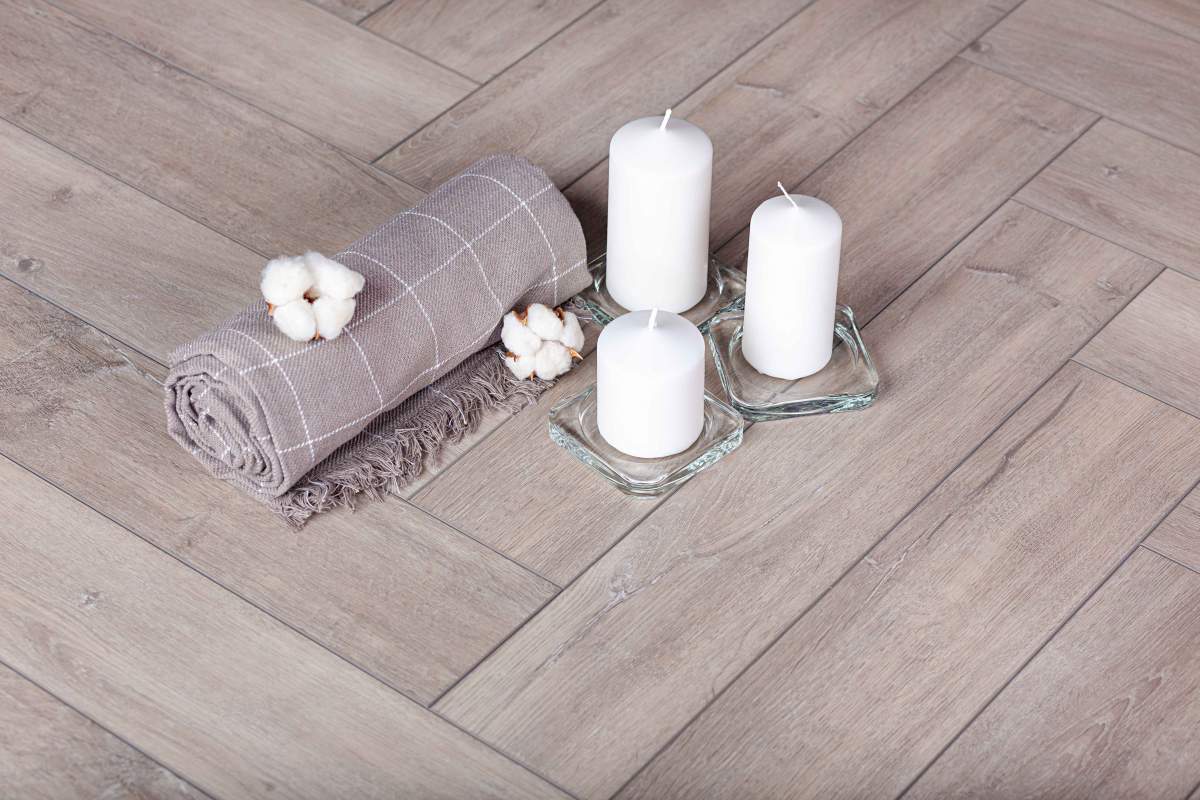 Замковая ПВХ плитка "Aberhof" Carmelita 1682 (615*123*5 мм) — купить в Чите