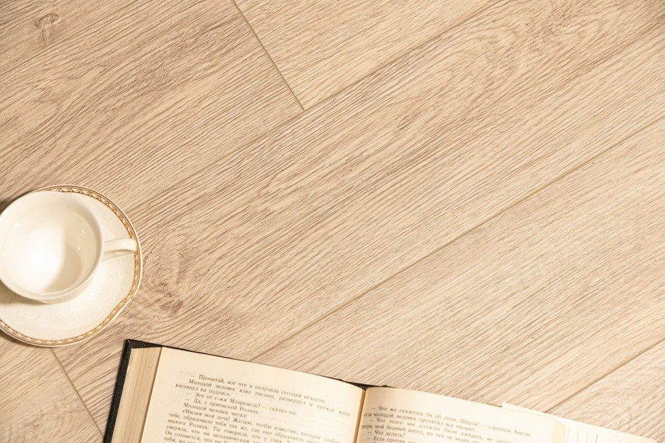 Виниловый ламинат "Bonkeel" Style Дуб Гарднер (1200*125*4 мм) — купить в Чите