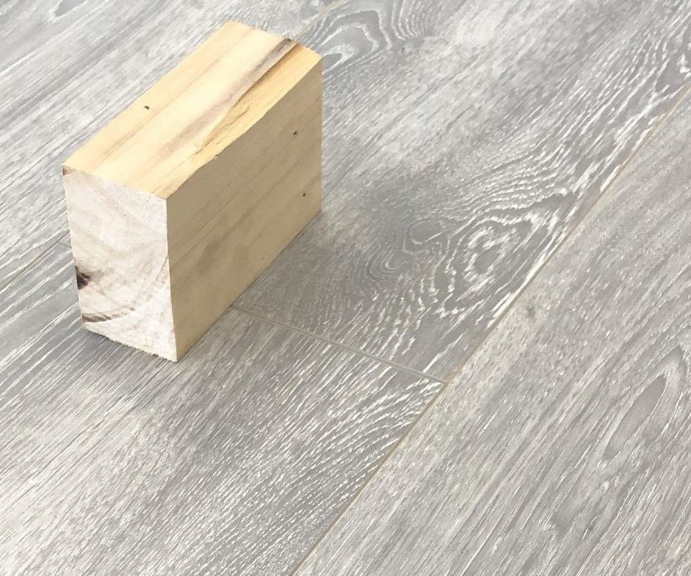 Ламинат "SunFloor" 8/32 4V Дуб Гвинея 34 (1380*193*8 мм) — купить в Чите