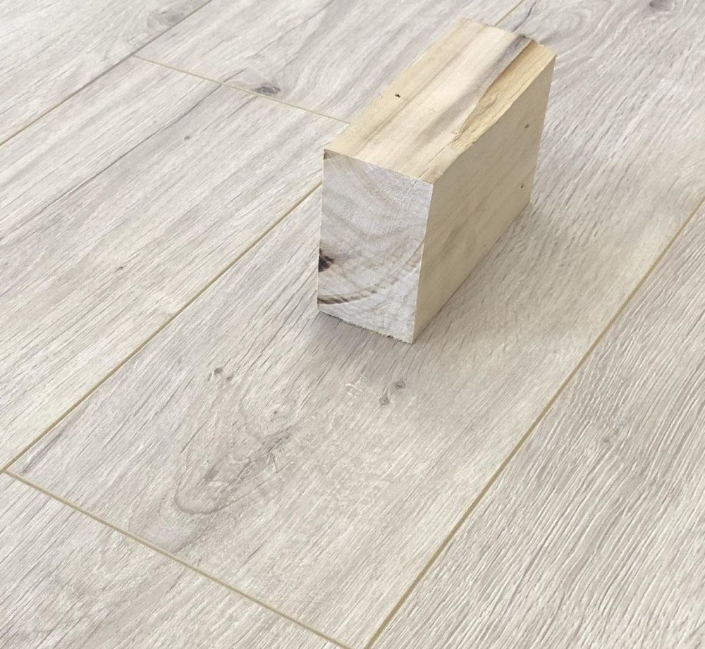 Ламинат "SunFloor" 8/33 4NV Дуб Эри 55 (1380*159*8 мм) — купить в Чите