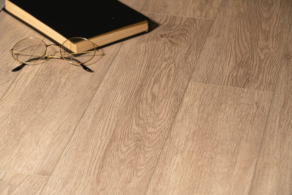 Виниловый ламинат "Bonkeel" Style Дуб Гарднер (1200*125*4 мм) — купить в Чите