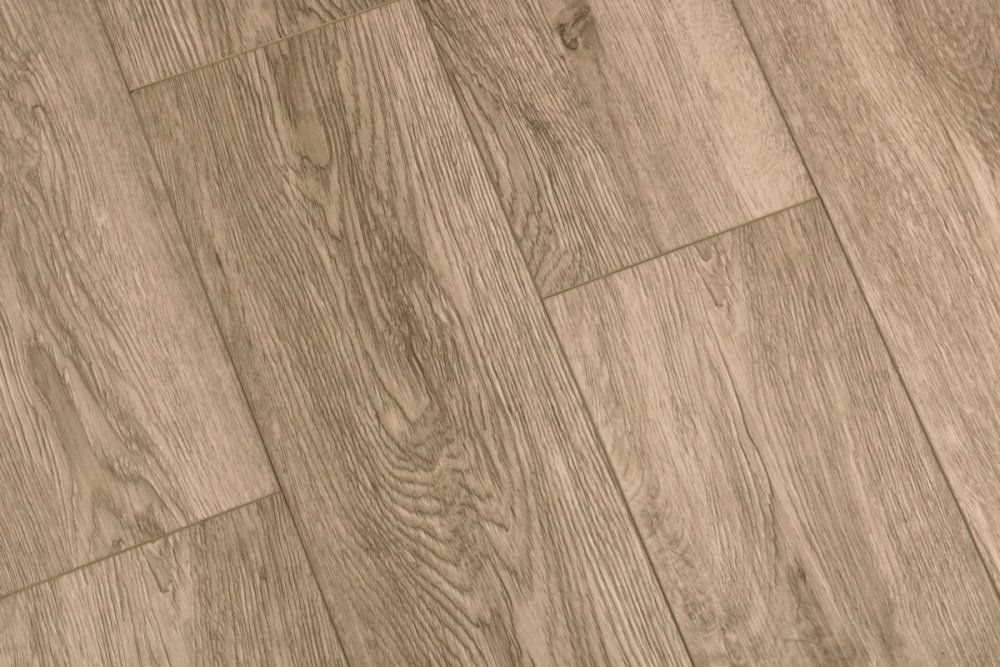 LVT плитка "Profield" Дуб Мадейра (915,4*152,4*2,5 мм) — купить в Чите