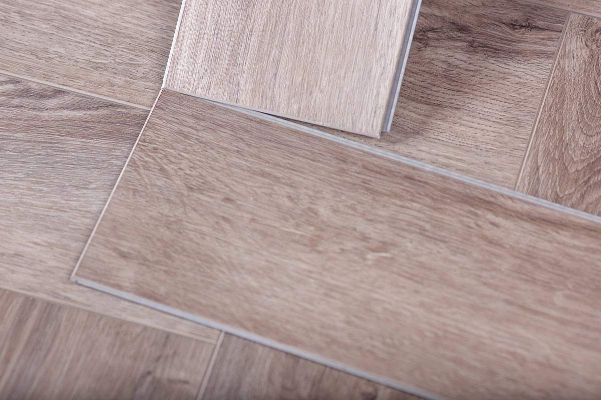 Замковая ПВХ плитка "Aberhof" Carmelita 2626 (615*123*5 мм) — купить в Чите